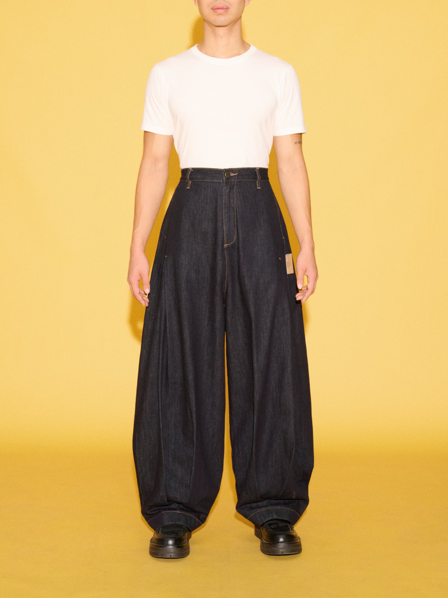 こ*じ様 【300円オク】AMIRI Gradation Pleats Jean OKIO DENIM | THE GIA · CURVED PLEAT