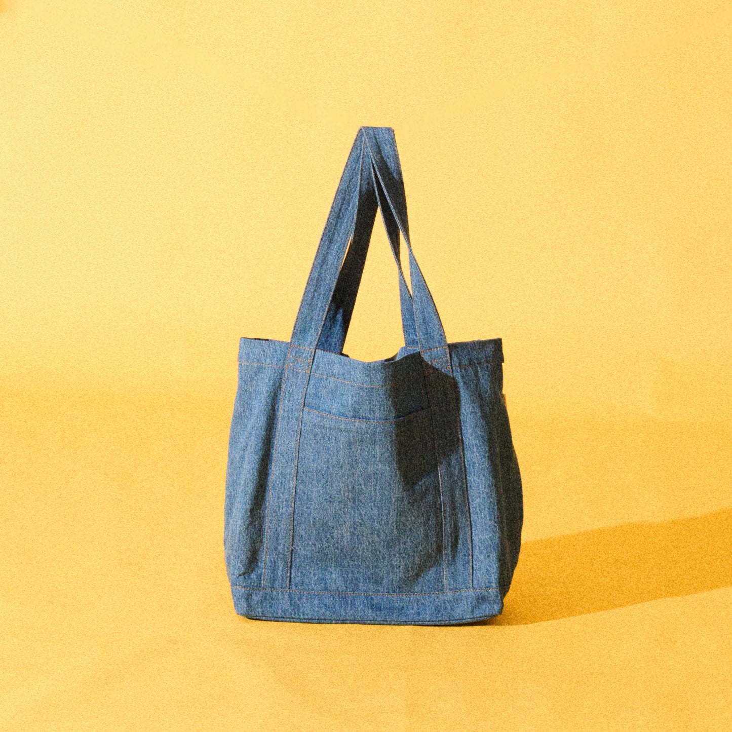 OKIO DENIM MEDIUM STONEWASH TOTE