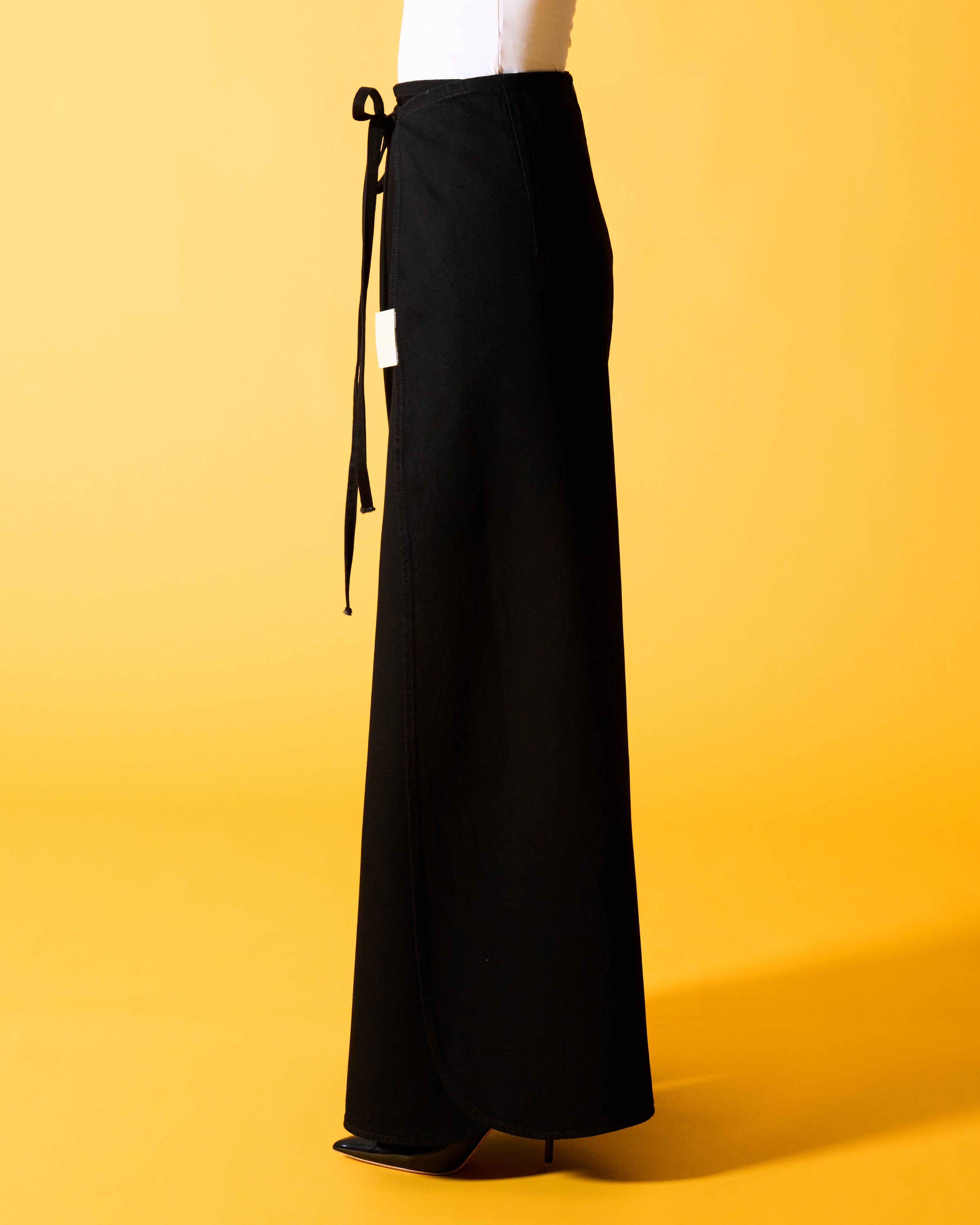 THE SEA BLACK · SARONG