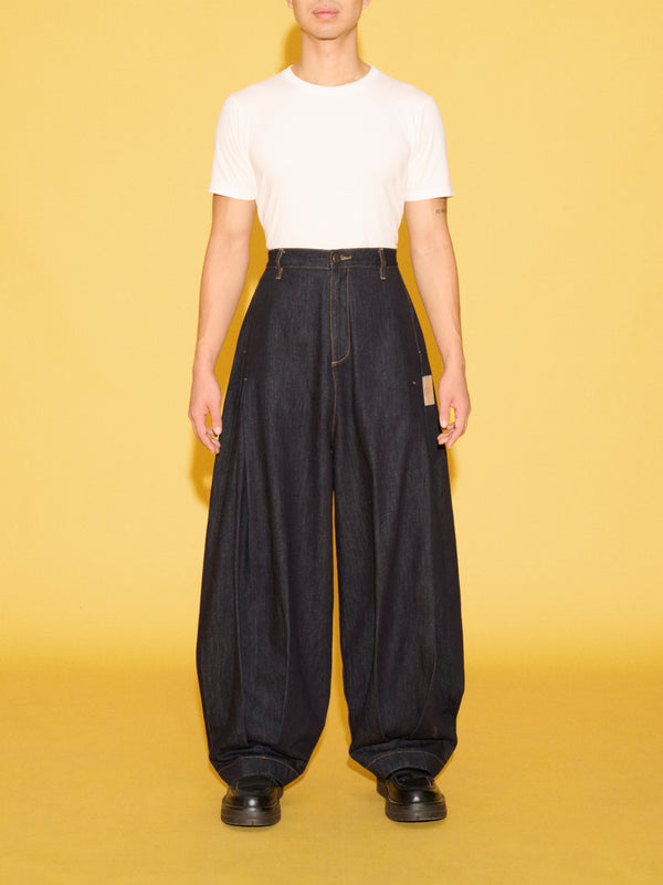 THE GIA · CURVED PLEAT