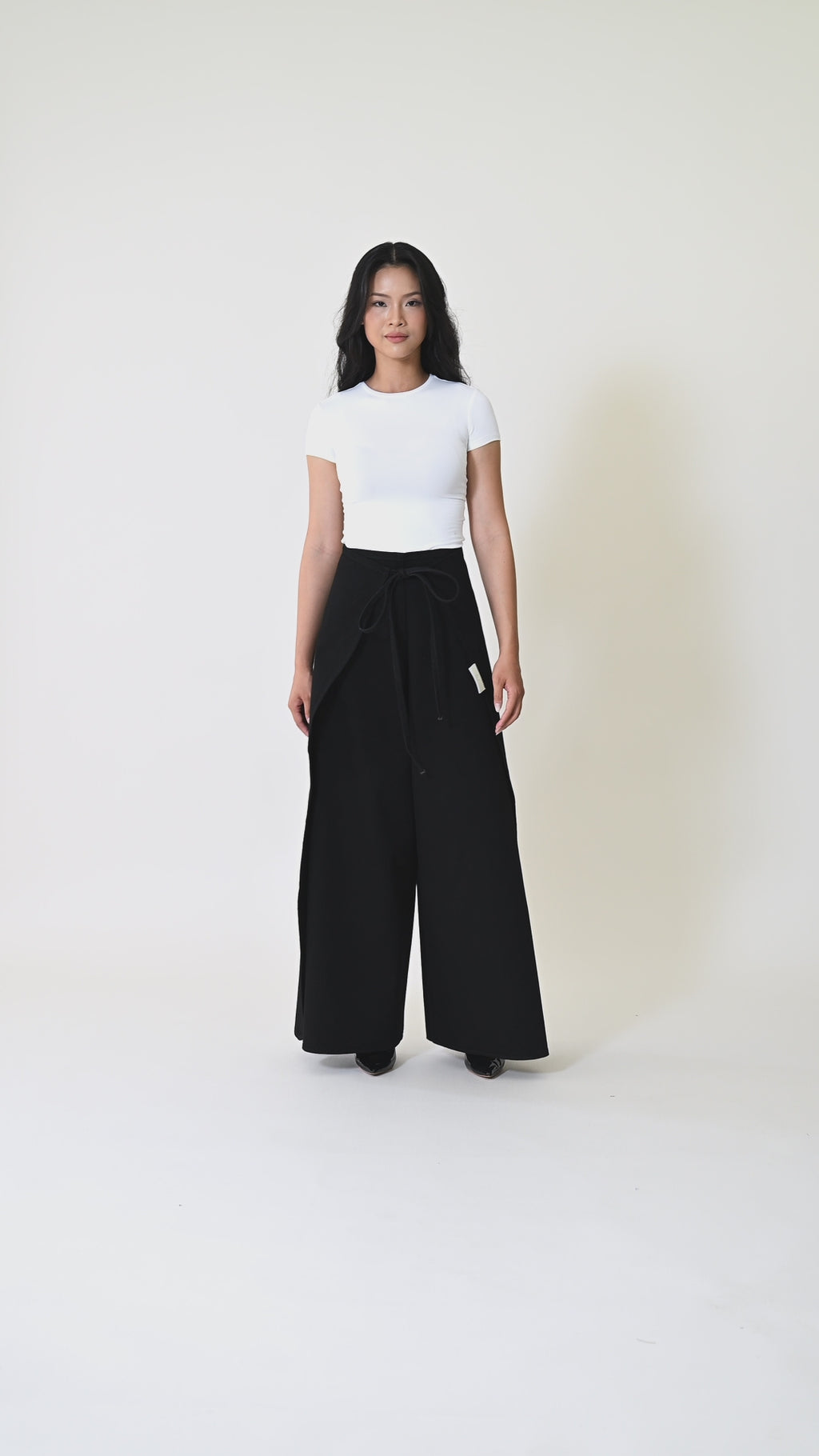 THE SEA BLACK · SARONG
